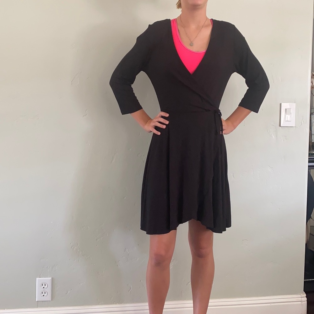 Black dress, side tie